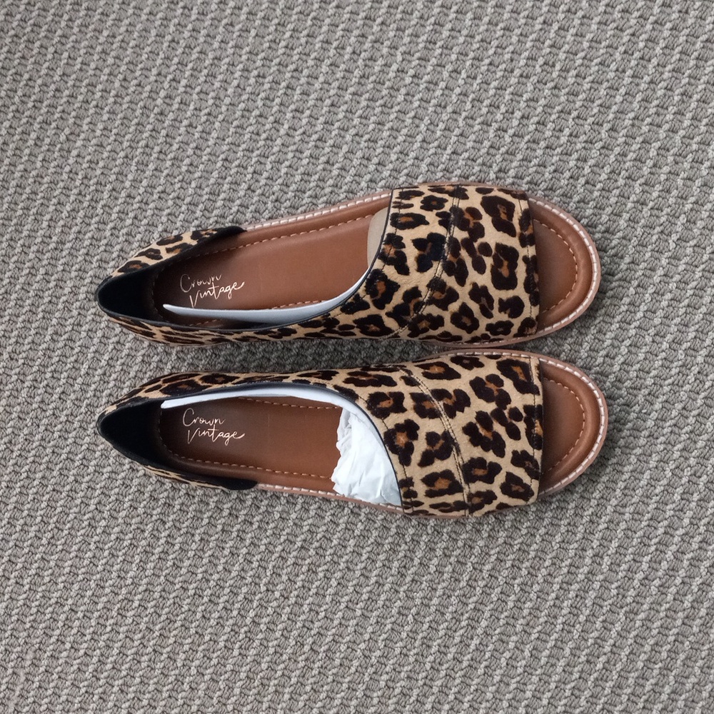 NEW! Crown Vintage Real cow hair sandals